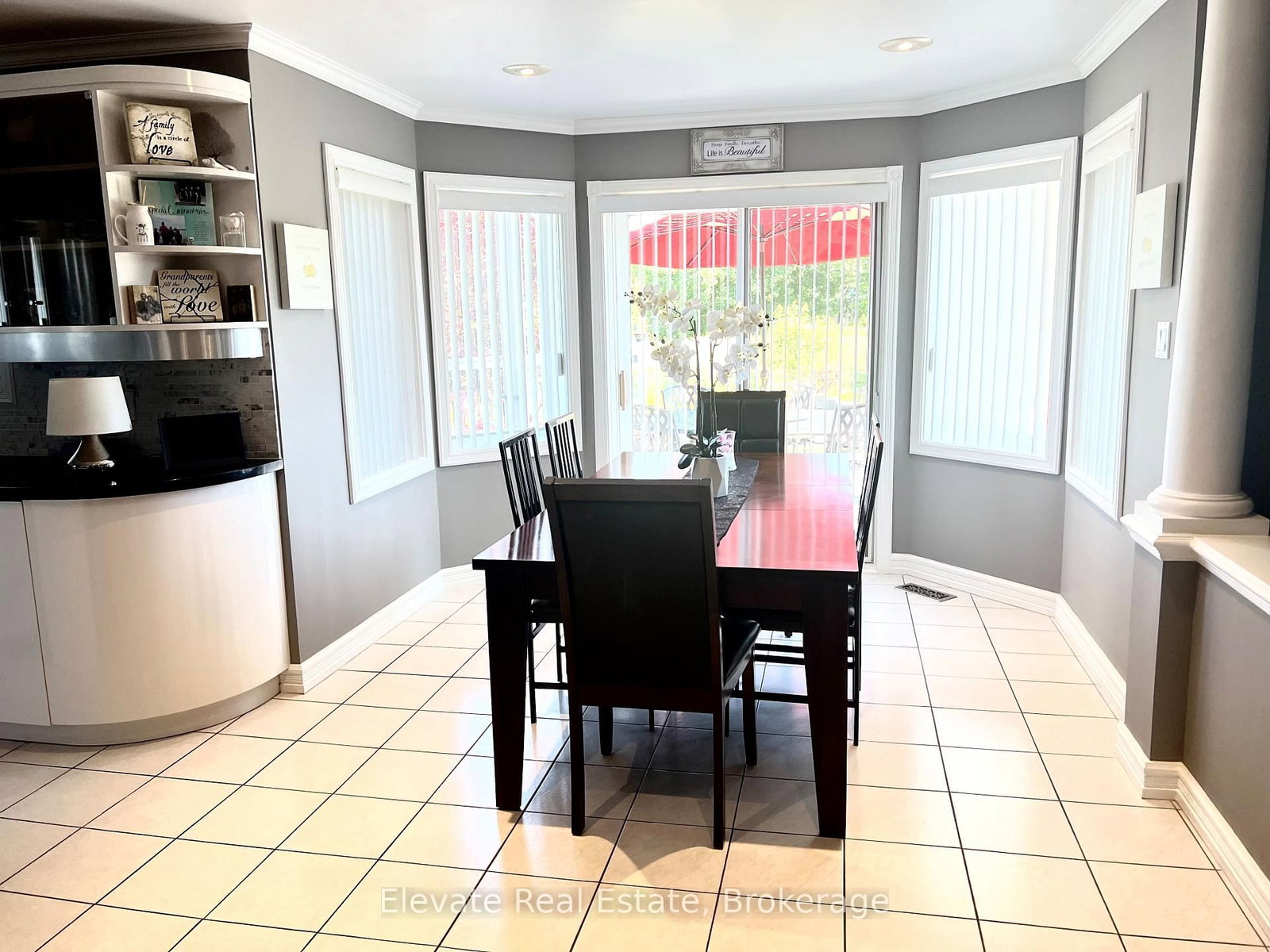16 Fenton Way • Brampton, ON photo 3