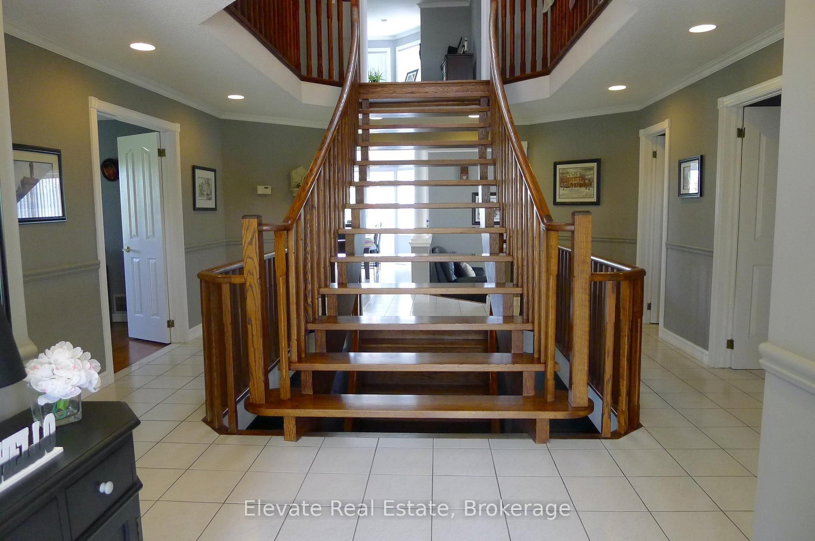 16 Fenton Way • Brampton, ON photo 6