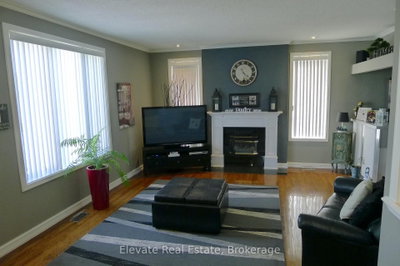 16 Fenton Way • Brampton, ON photo 9