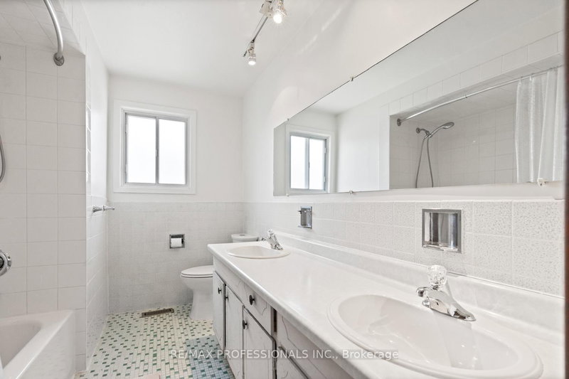 380 Targa Mississauga,ON L5A 1S5 — Photo 18