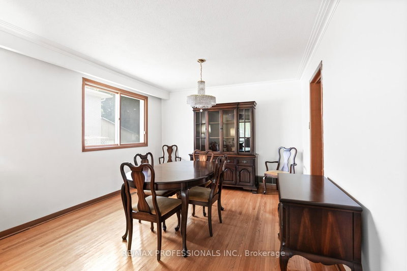 380 Targa Mississauga,ON L5A 1S5 — Photo 8