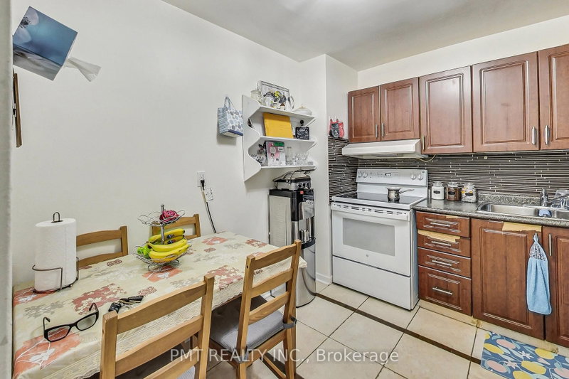 2323 Confederation Mississauga,ON L5B 1R6 — Photo 11