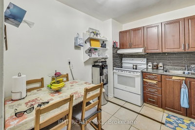 2323 Confederation Mississauga,ON L5B 1R6 — Photo 11