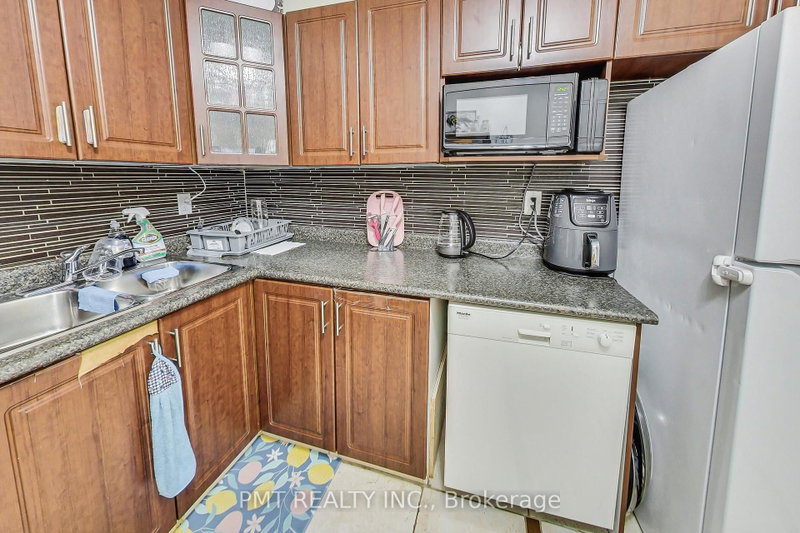 2323 Confederation Mississauga,ON L5B 1R6 — Photo 12