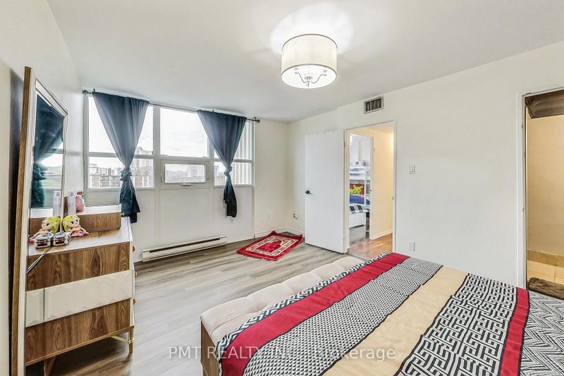 2323 Confederation Mississauga,ON L5B 1R6 — Photo 17