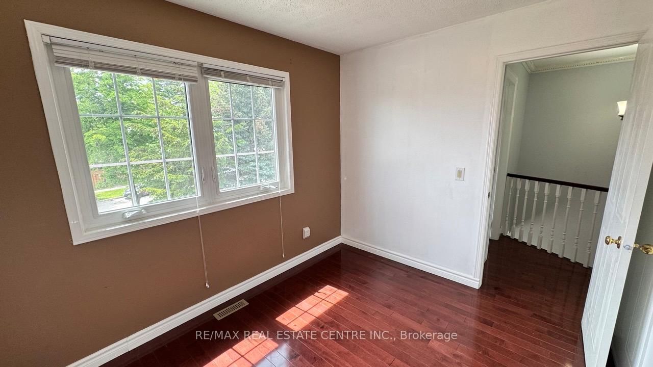 16 Nectarine Crescent • Brampton, ON photo 16