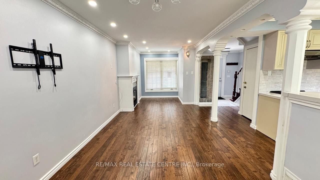 16 Nectarine Crescent, Brampton, ON, photo 4