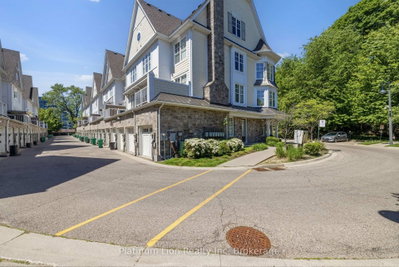 2-bed Townhouse, Condo · 1011 Deta Rd