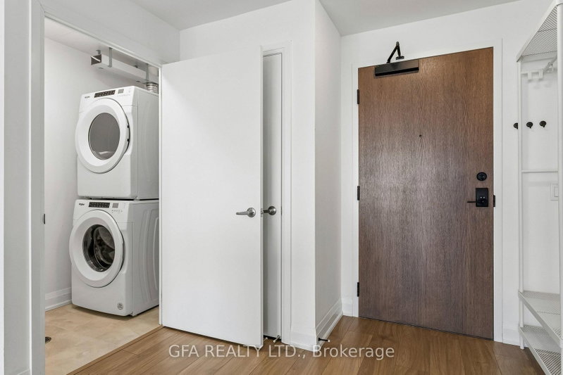 1035 Southdown Mississauga,ON L5J 0A2 — Photo 13