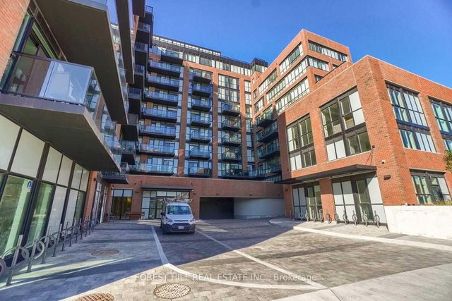 913 - 2300 ST. CLAIR AVE Avenue W
