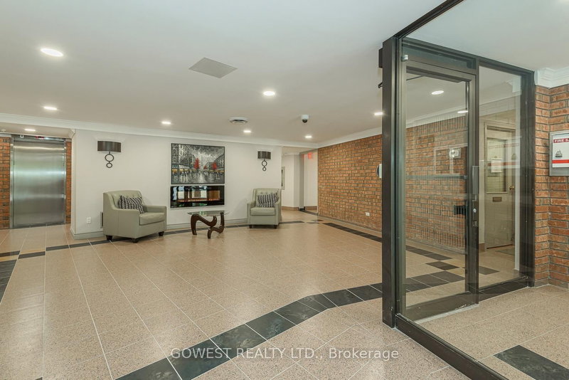 1240 Marlborough Oakville,ON L6H 3K7 — Photo 3