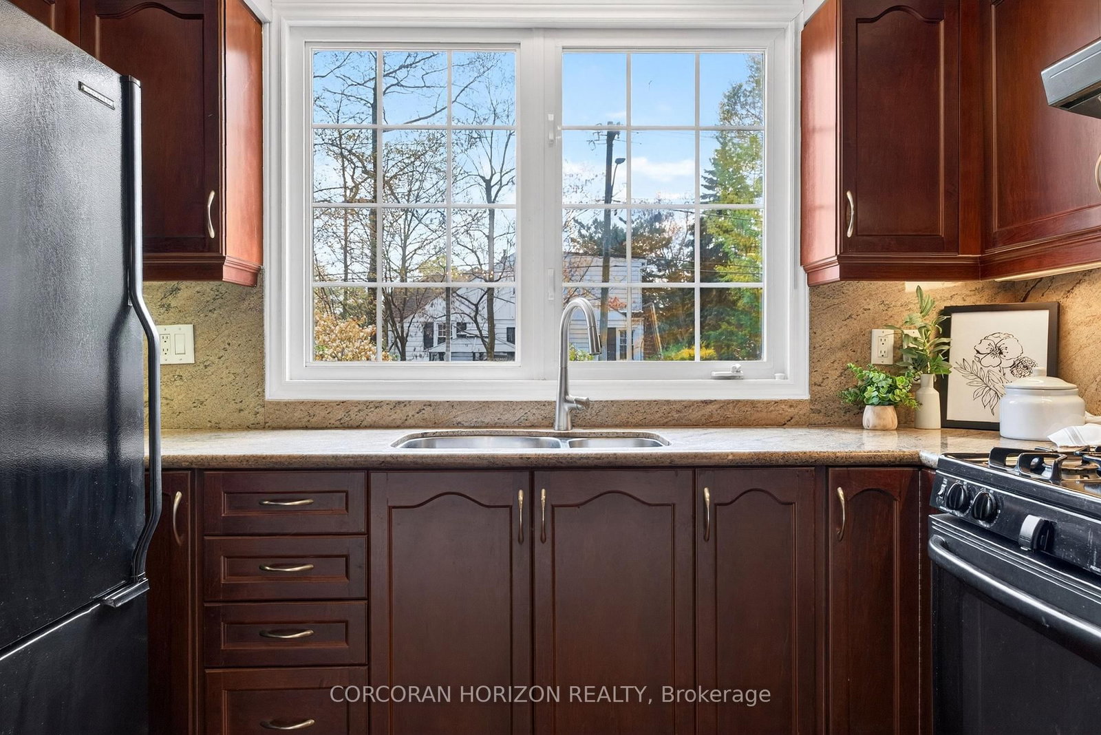 77 Mineola Road E • Mississauga, ON photo 16