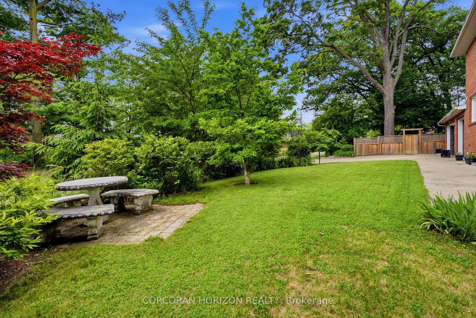 77 Mineola Road E • Mississauga, ON photo 4