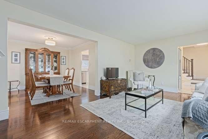 56 Cavendish Crescent • Brampton, ON photo 9