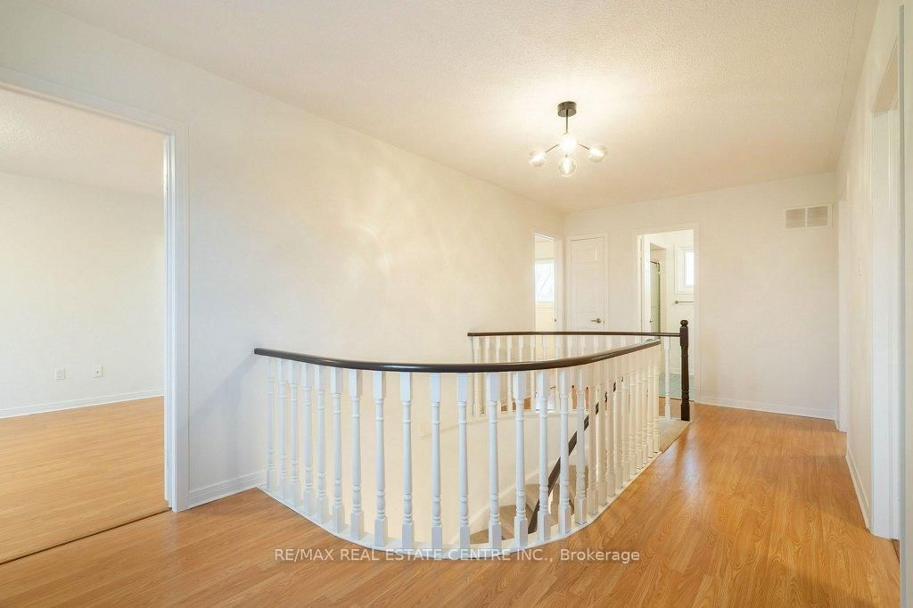 796 Buckingham Court • Mississauga, ON photo 33