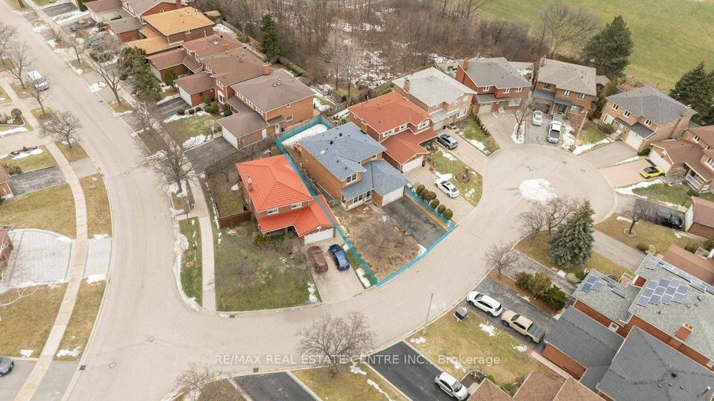 796 Buckingham Court • Mississauga, ON photo 8