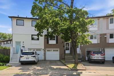3-bed Townhouse · 58 ONSLOW Crt