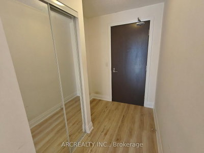 Condo leased at 716-1 De Boers Drive, Toronto, Ontario, M3J 0G6 - York University Heights - MLS: W13427084