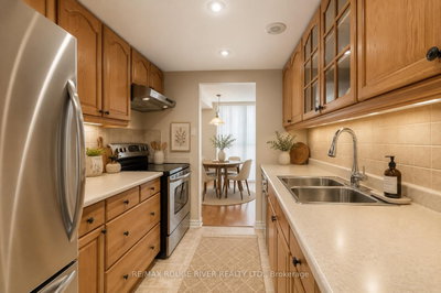 Unit 1008 — 3650 Kaneff Crescent — photo 5