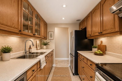 Unit 1008 — 3650 Kaneff Crescent — photo 6