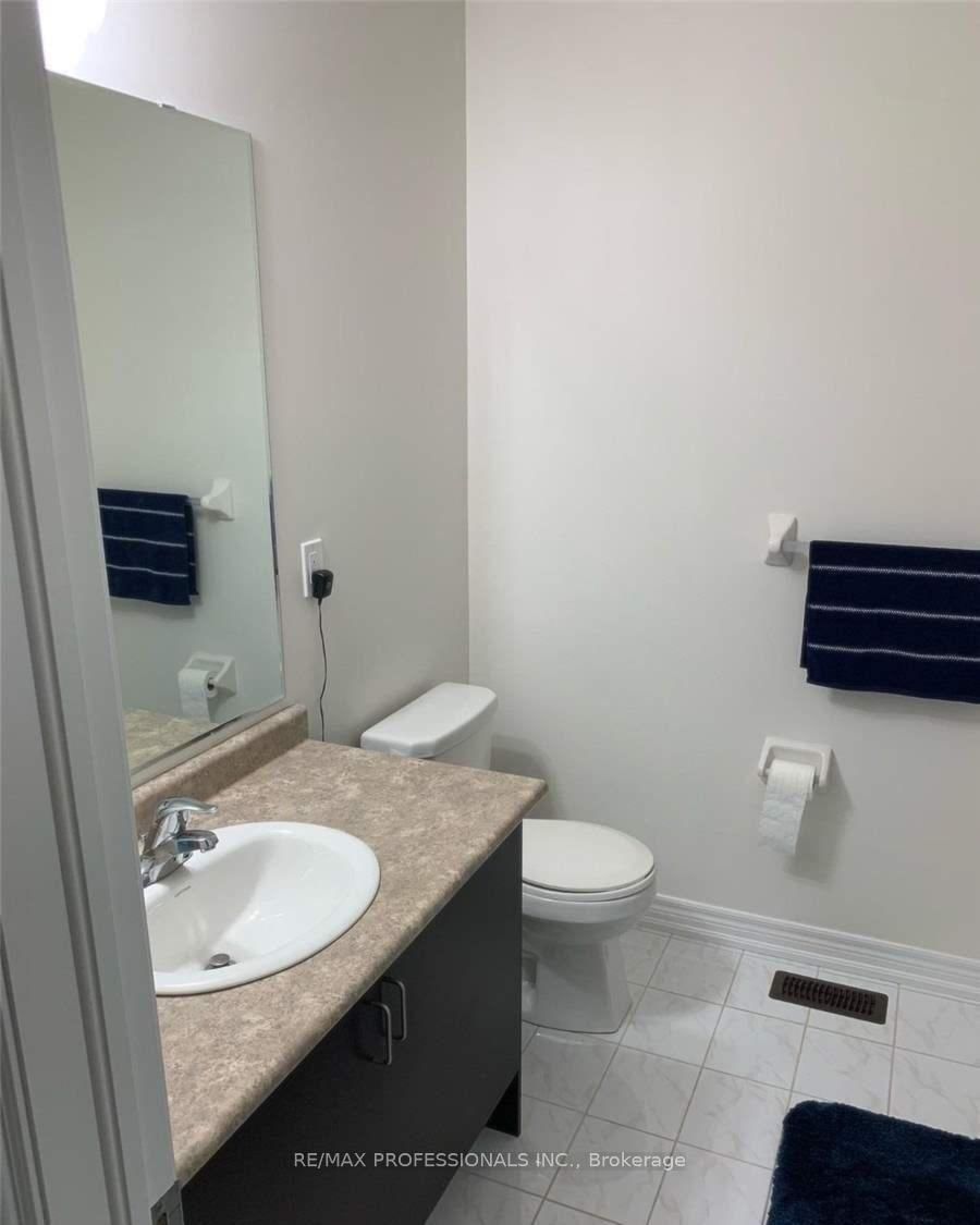 44 VILLADOWNS Trail • Brampton, ON photo 12