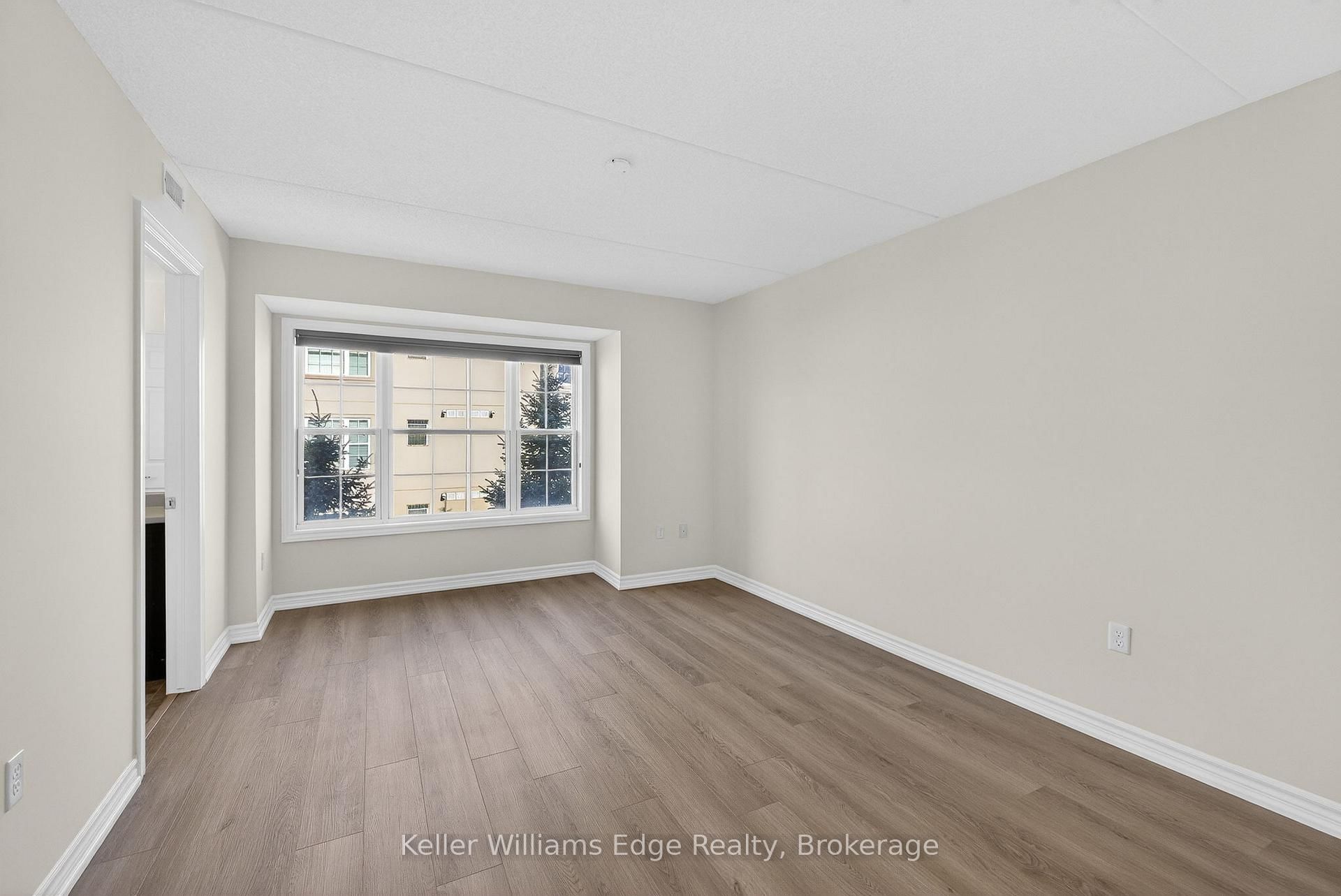 1350 Main Street E, Unit 301