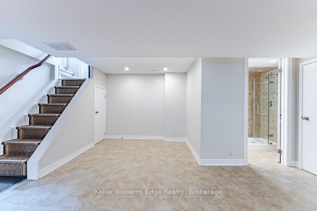 1025 Pinegrove Road • Oakville, ON photo 12