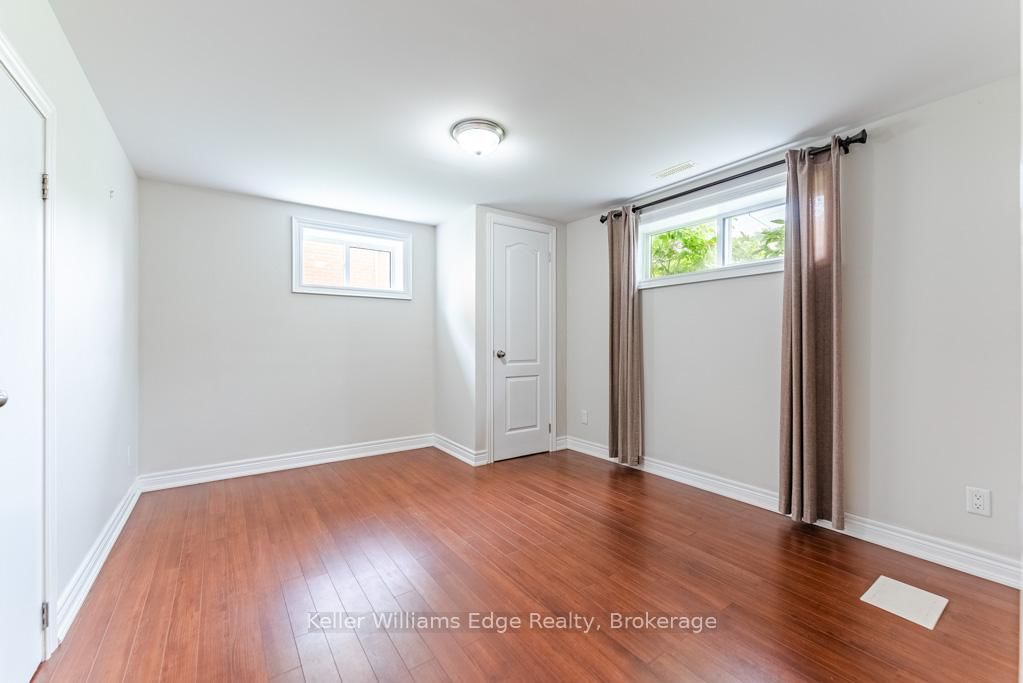 1025 Pinegrove Road • Oakville, ON photo 14