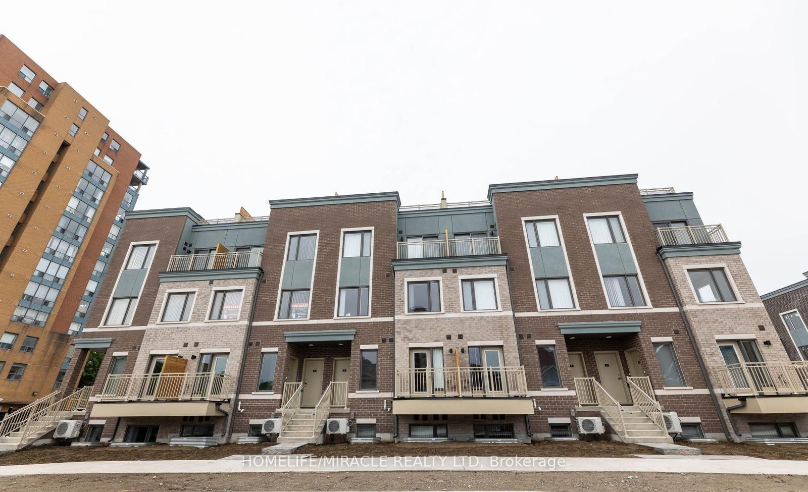 166-20 Lloyd Jane Lane, Toronto, ON