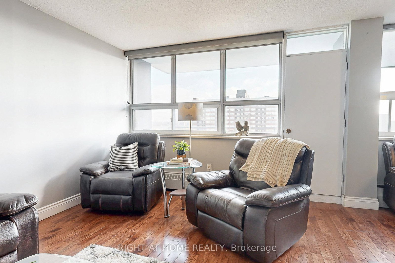 151 LaRose Avenue E • #907 • Toronto, ON photo 10