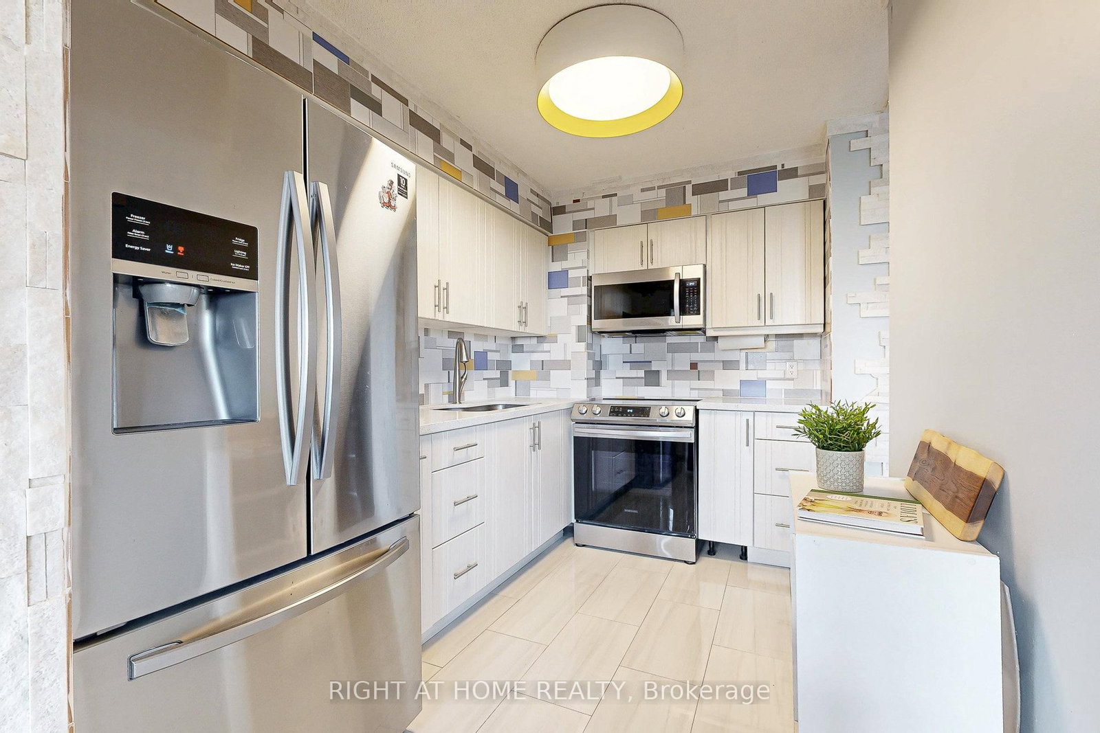 151 LaRose Avenue E • #907 • Toronto, ON photo 12