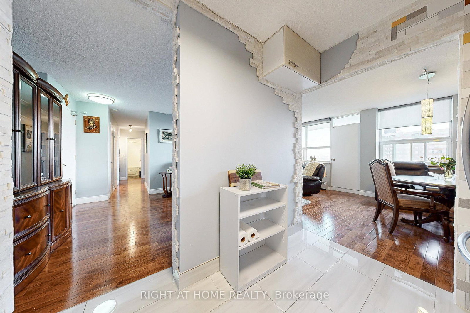 151 LaRose Avenue E • #907 • Toronto, ON photo 14