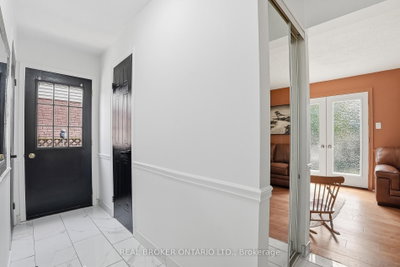 3260 Woodcroft Crescent • Burlington, ON photo 8