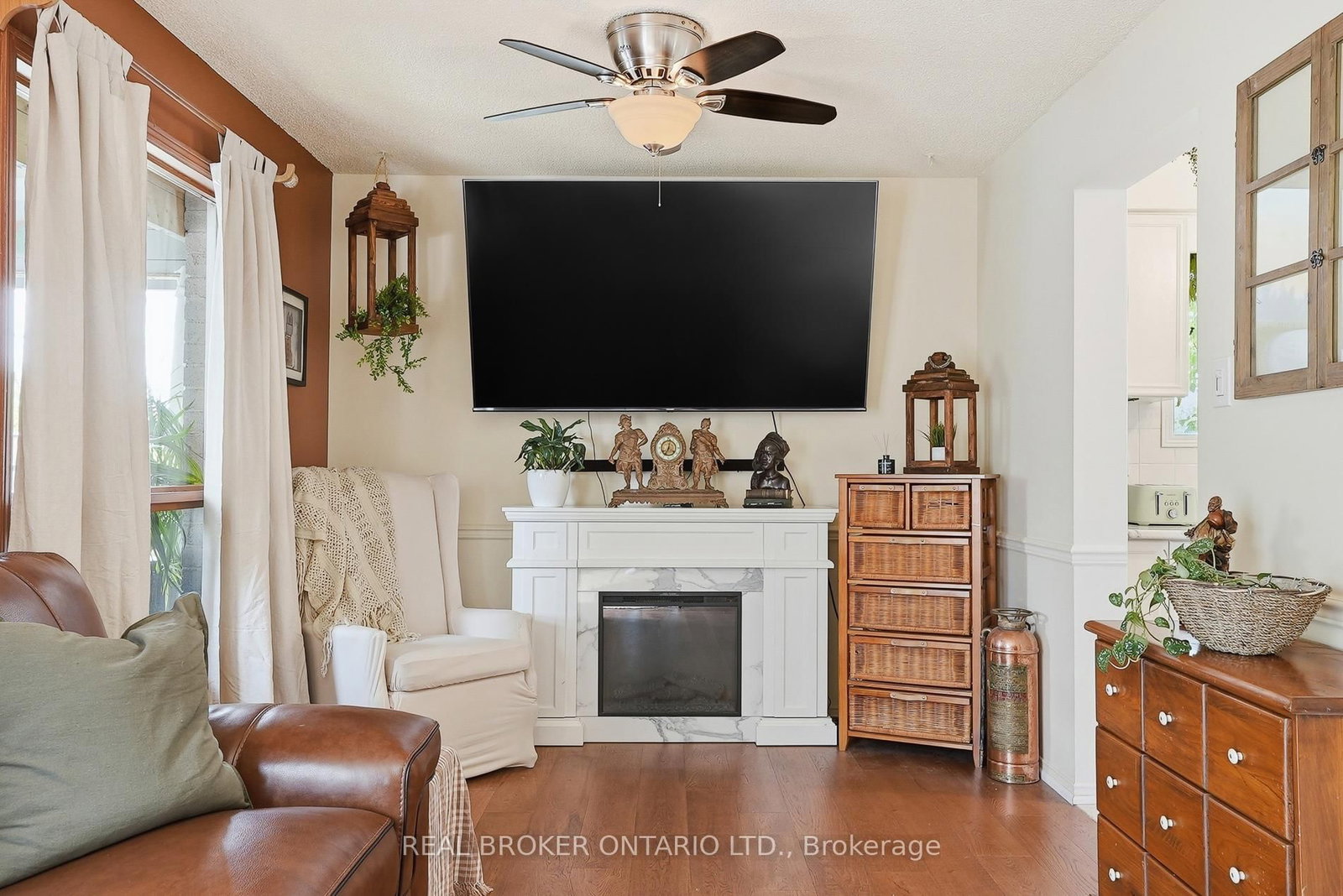 3260 Woodcroft Crescent • Burlington, ON photo 9