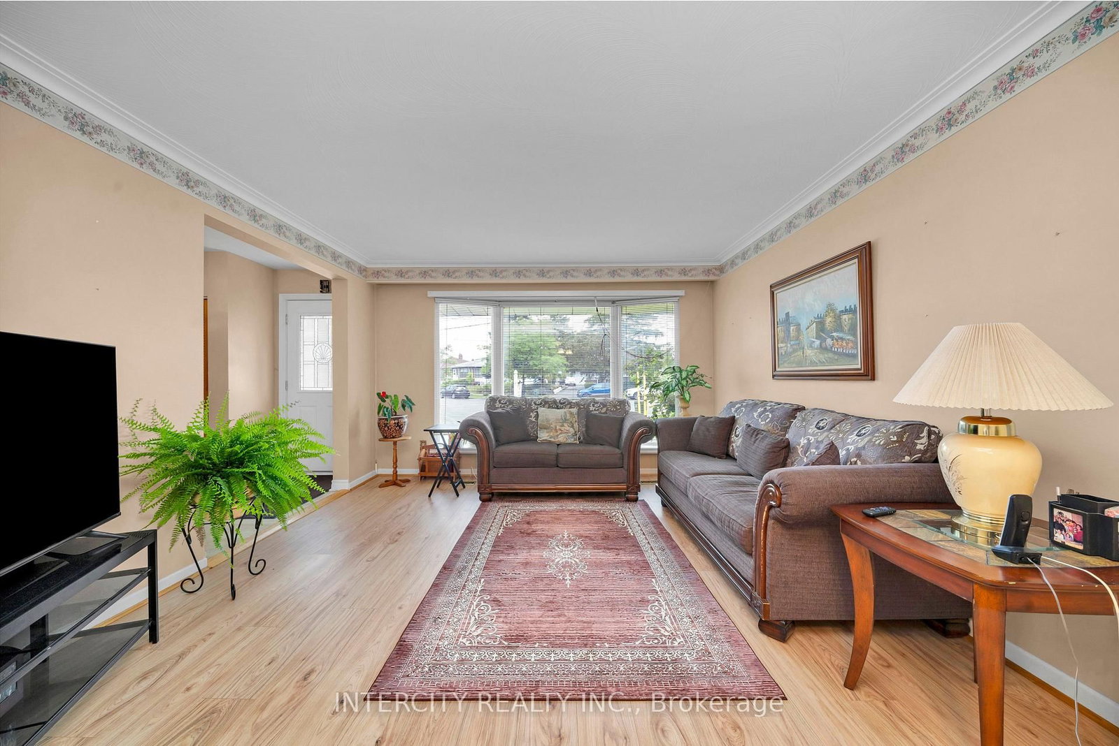 48 Goldsboro Road • Toronto, ON photo 10