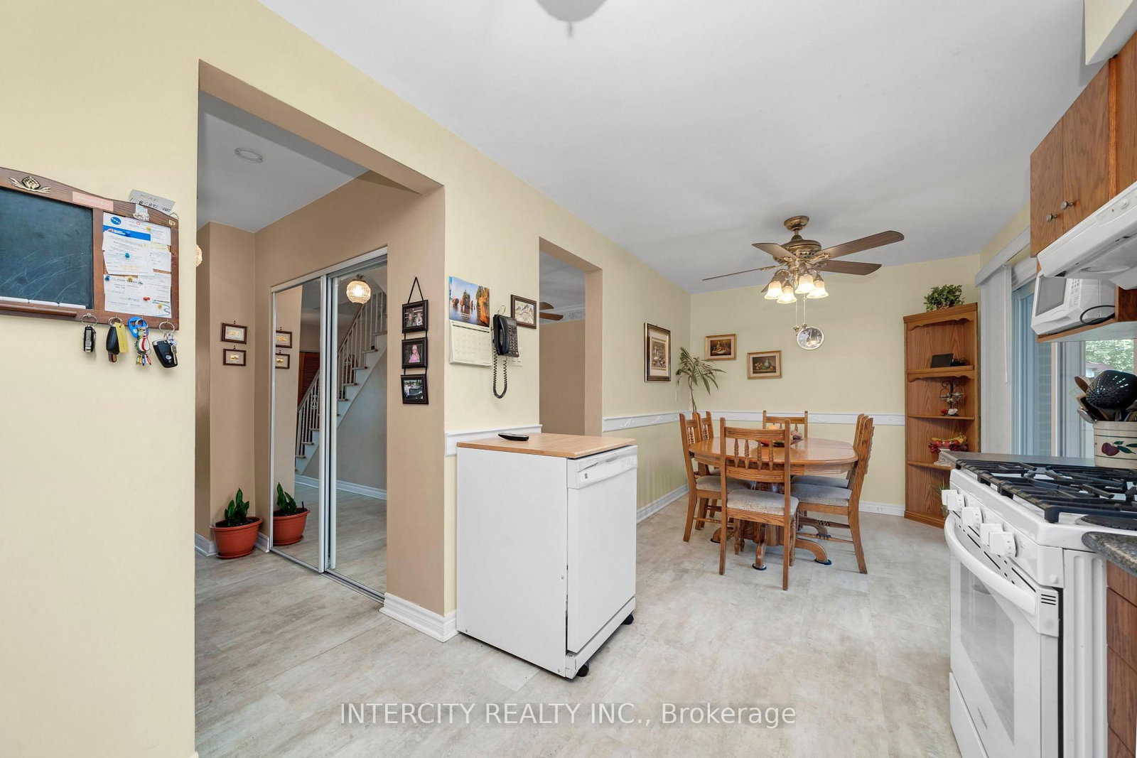 48 Goldsboro Road • Toronto, ON photo 16