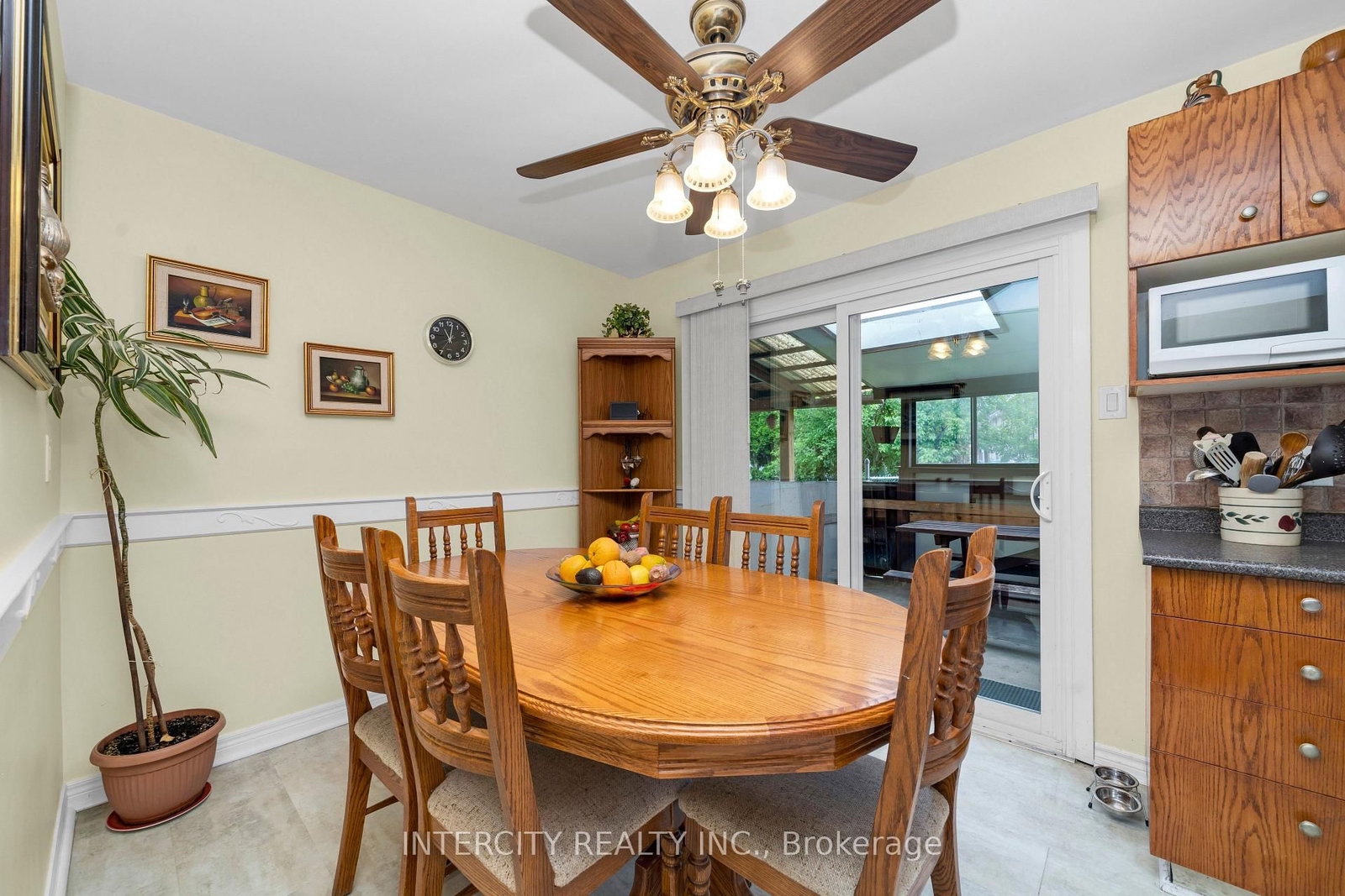 48 Goldsboro Road • Toronto, ON photo 17