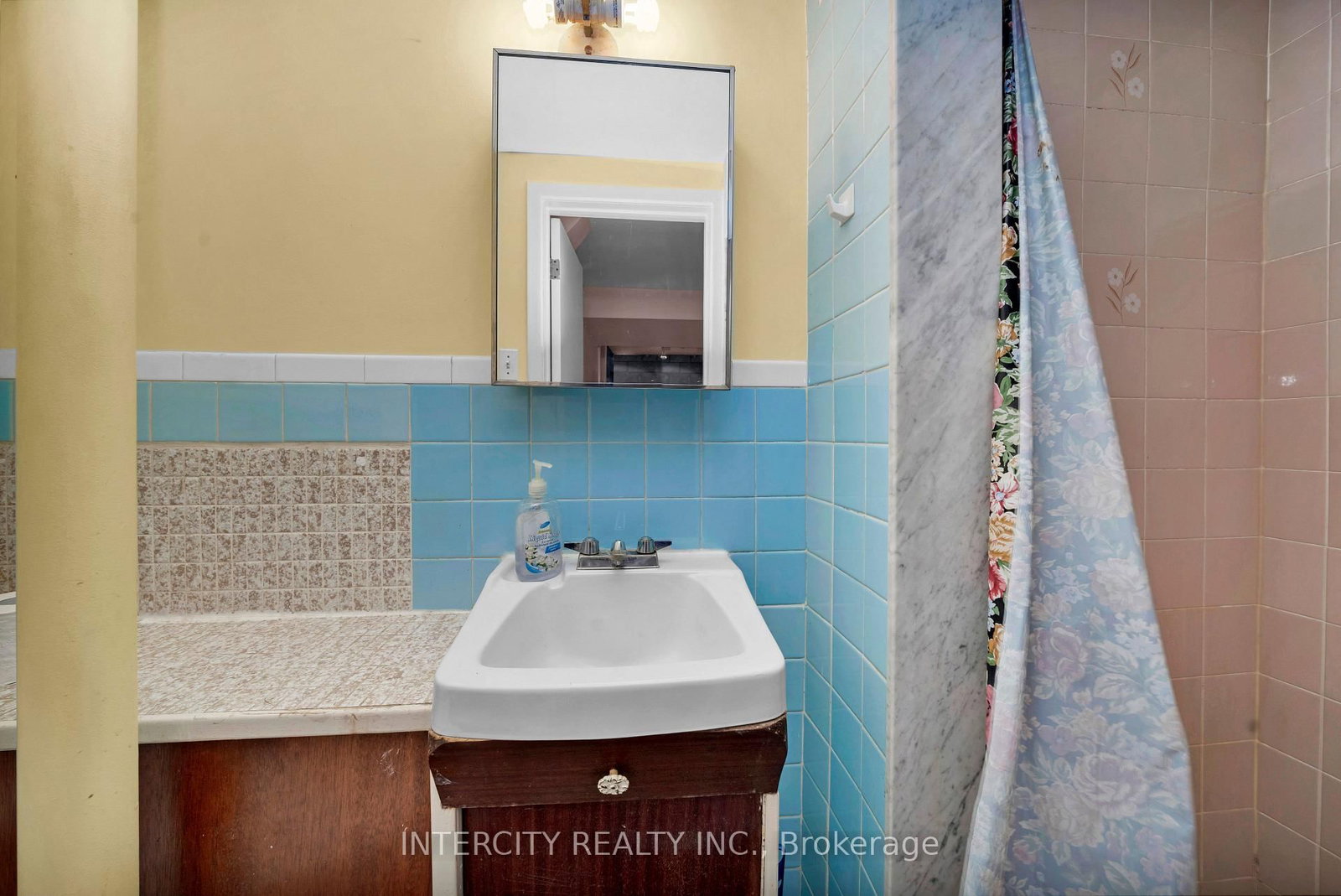 48 Goldsboro Road • Toronto, ON photo 31