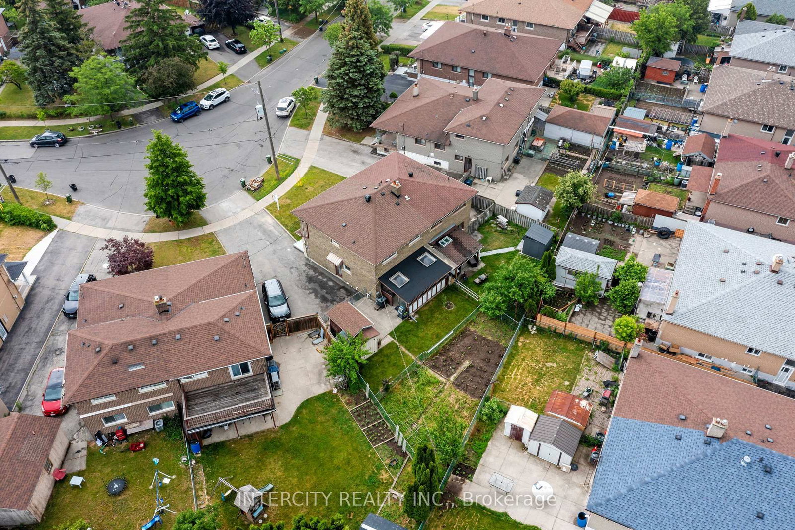48 Goldsboro Road • Toronto, ON photo 35