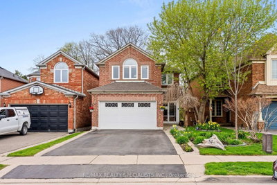 5-bed Detached House · 51 Forestgrove Circ