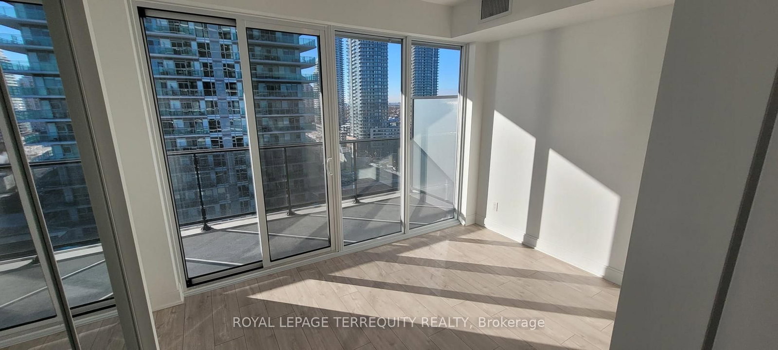 1407-70 Annie Craig Drive, Toronto, ON, photo 4
