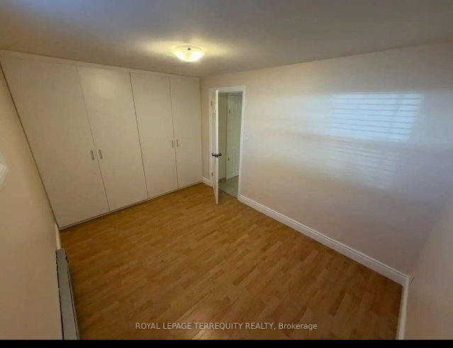 1564 The Queensway