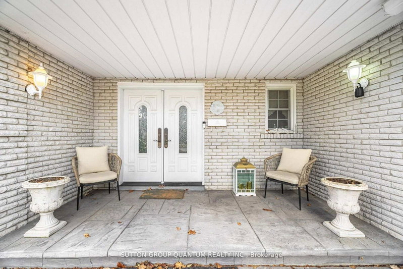1511 Ifield Road