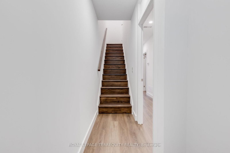 2 - 94 Earlscourt Avenue