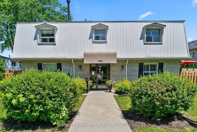 2-bed Townhouse, Condo · 469 Claridge Rd