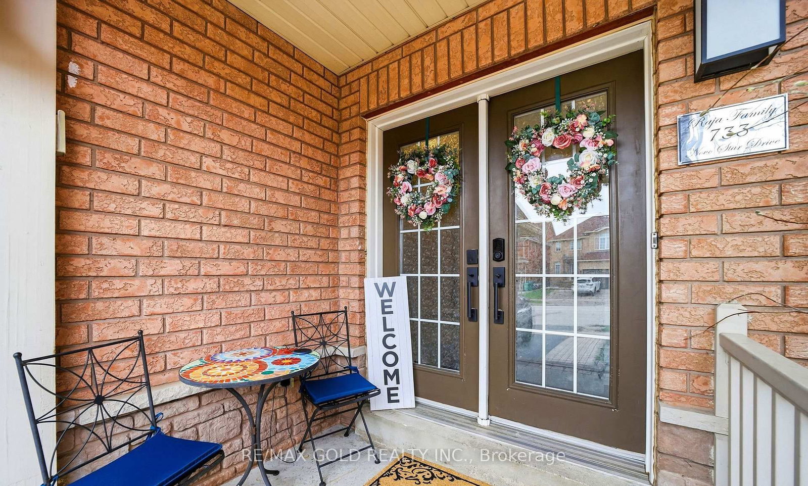 733 Novo Star Drive • Mississauga, ON photo 2
