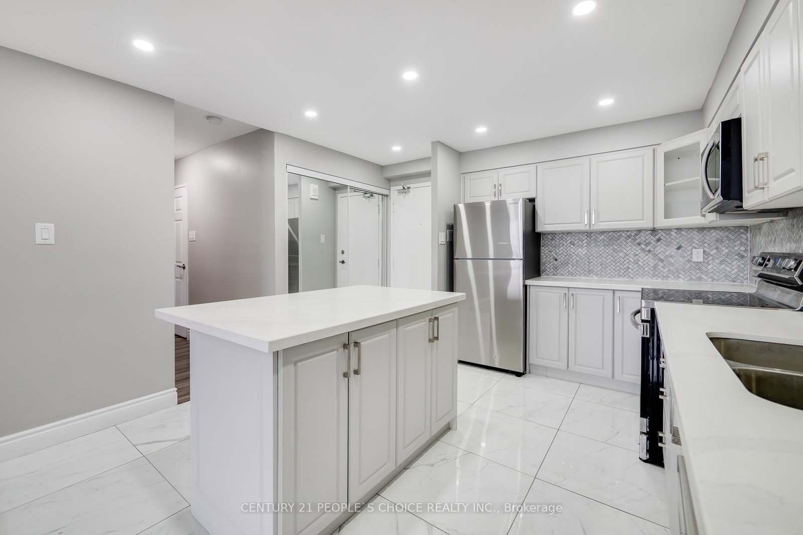 40 Panorama Court • #910 • Toronto, ON photo 17
