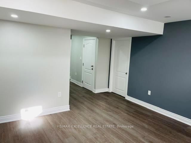 Basement Apartment - 77 Folgate Crescent
