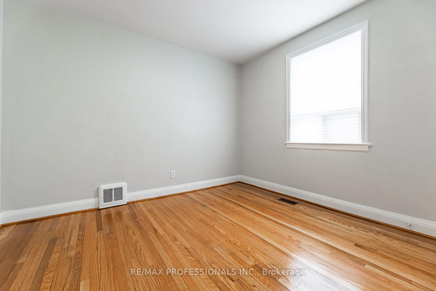 11 Stock Avenue • Toronto, ON photo 19