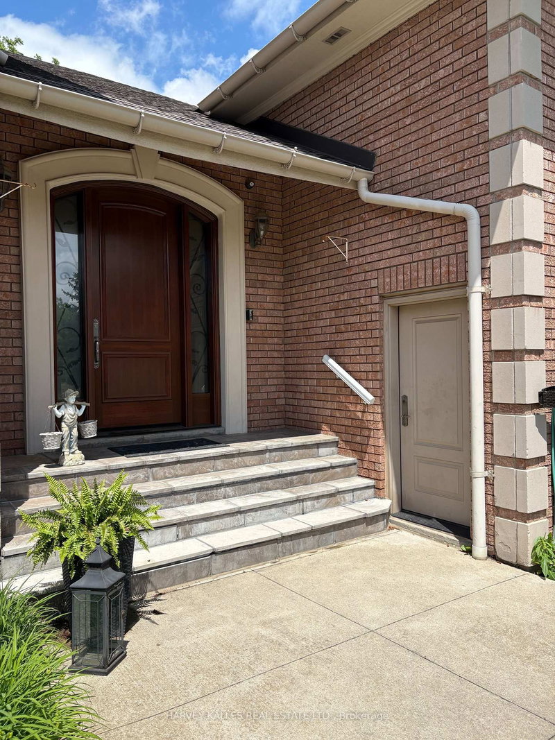 home for lease on 36 Leone Lane